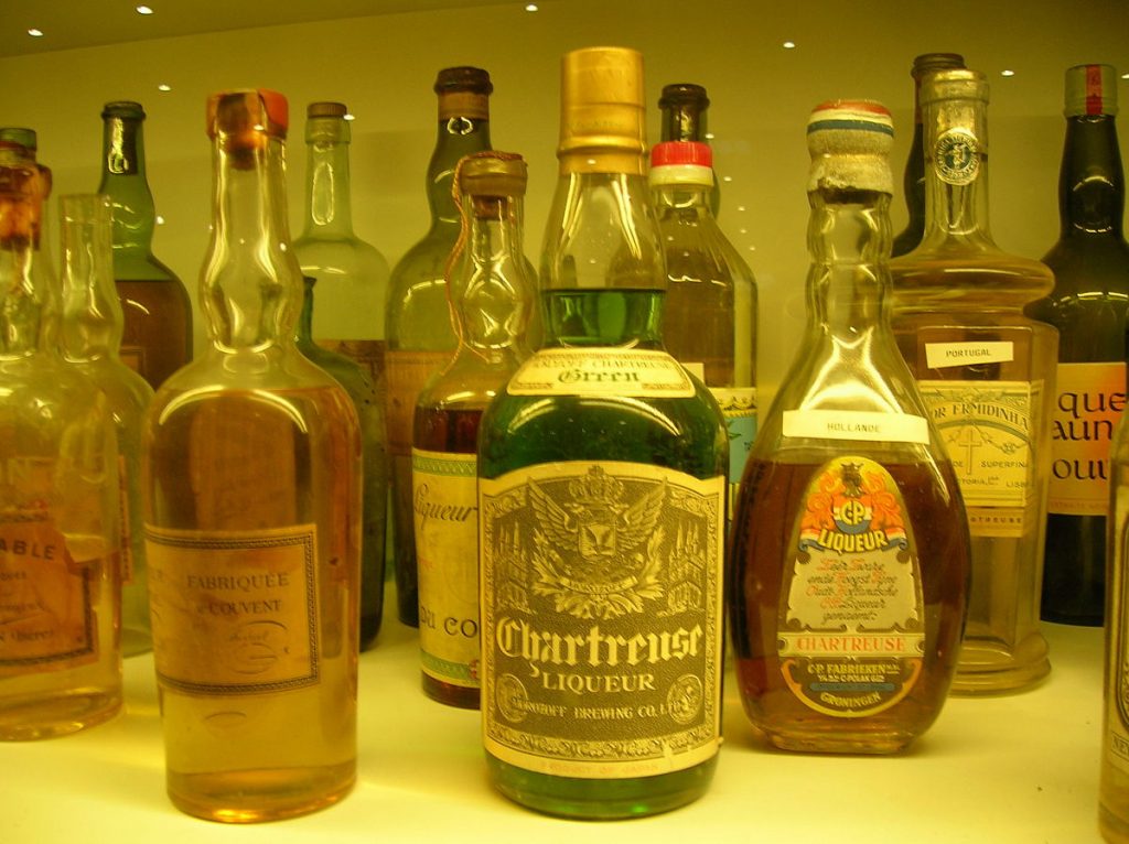 Different-Shades-of-Green-Chartreuse