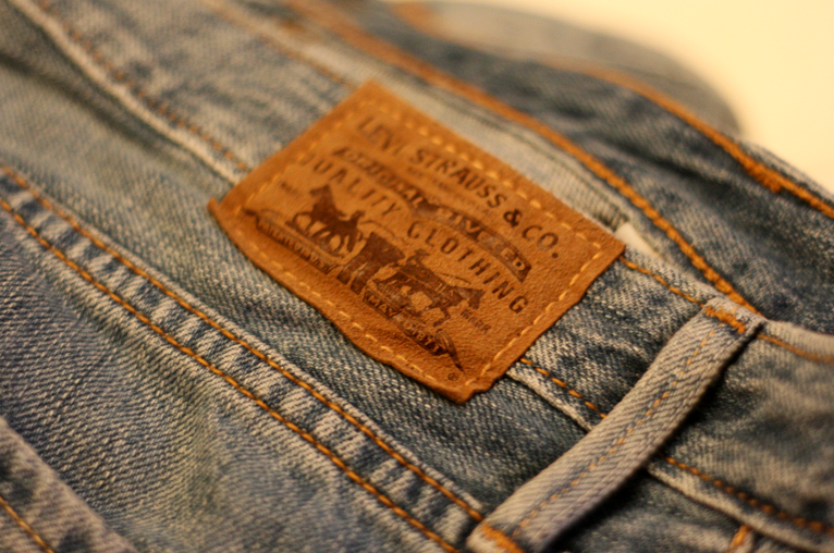 Logo history - Levi's jeans back two-horse logo patch