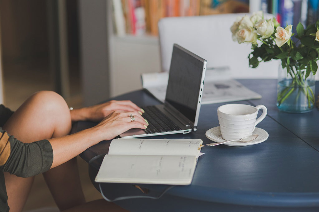 Easy-Side-Gigs-for-Breadwinners-of-the-Family-3A