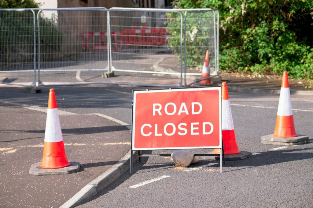 Best Tips To Ensure Proper Street Signage for Community Safety-1