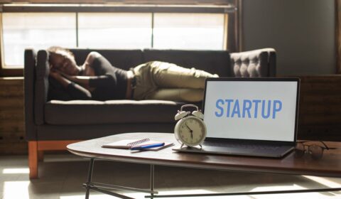 How Time Tracking Benefits Both Employees and Employers-02