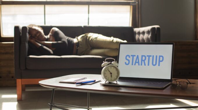 How Time Tracking Benefits Both Employees and Employers-02
