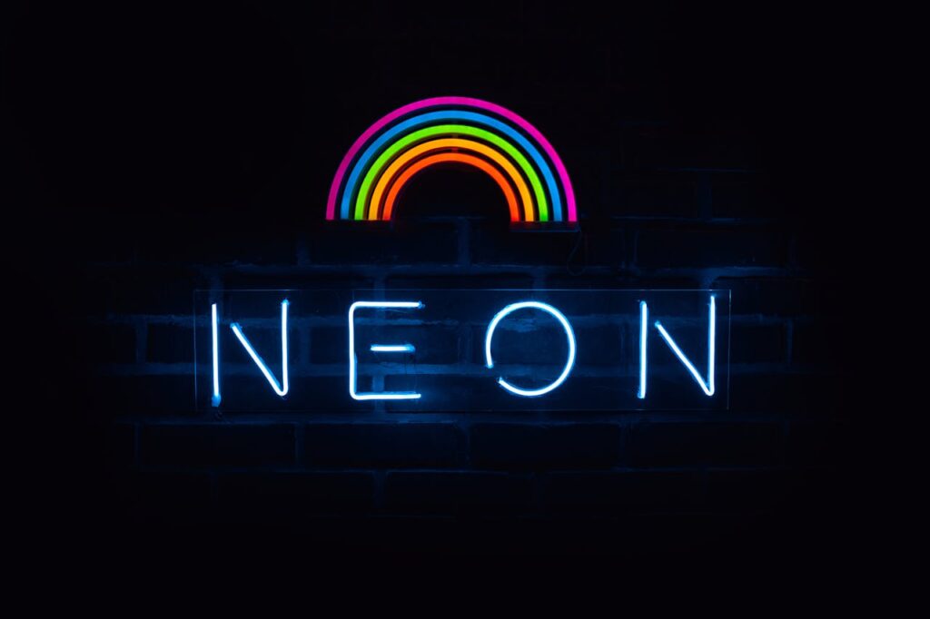 Integrating Neon Decor into Your Business Interior Design-01